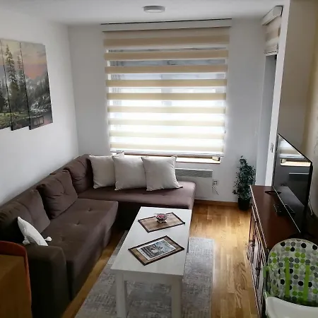 Lena Διαμέρισμα